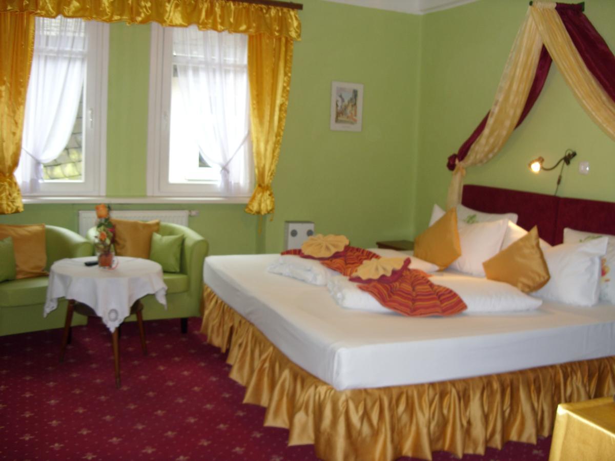 Hotel Kranenturm 바하라흐 외부 사진